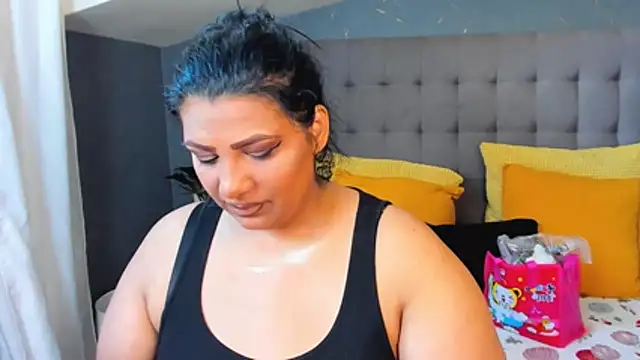 Snapshot of AmyCubes chatting on June 15, 1:13 pm AmyCubes online show from June 15, 1:13 pm