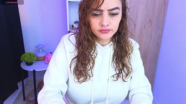 Lu perez online show from July 6, 1:19 pm