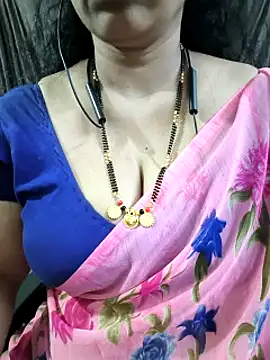 Snapshot of bhuvana555 chatting on May 5, 10:07 pm bhuvana555 online show from May 5, 10:07 pm