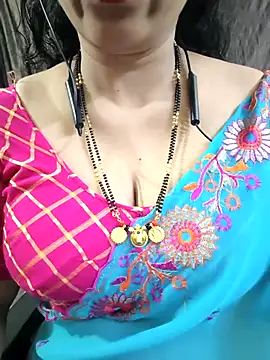 Snapshot of bhuvana555 chatting on May 7, 5:24 am bhuvana555 online show from May 7, 5:24 am