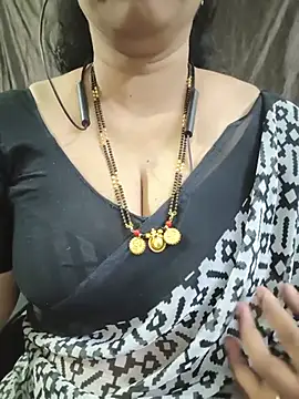 Snapshot of bhuvana555 chatting on May 28, 5:32 pm bhuvana555 online show from May 28, 5:32 pm
