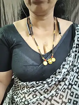 Snapshot of bhuvana555 chatting on June 4, 5:52 pm bhuvana555 online show from June 4, 5:52 pm