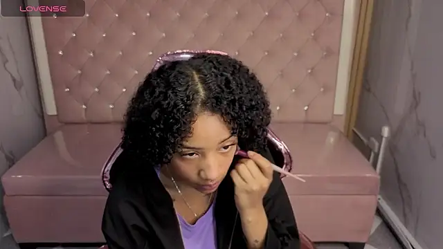 Violeth b online show from December 17, 12:44 pm