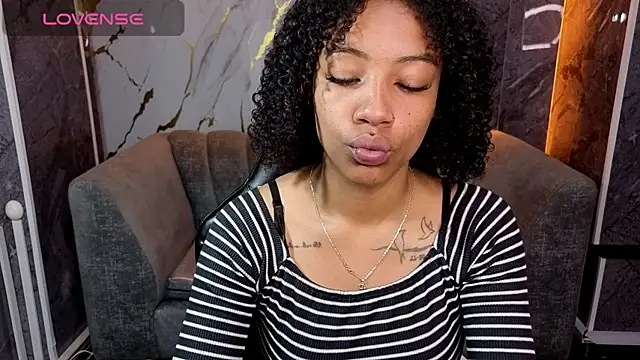 Violeth b online show from February 28, 1:01 pm