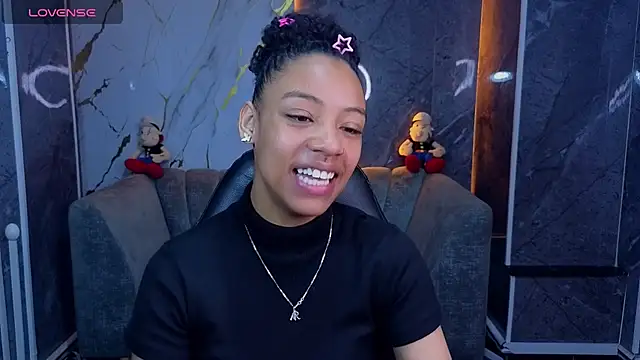 Snapshot of Violeth_b chatting on June 5, 1:28 pm Violeth b online show from June 5, 1:28 pm