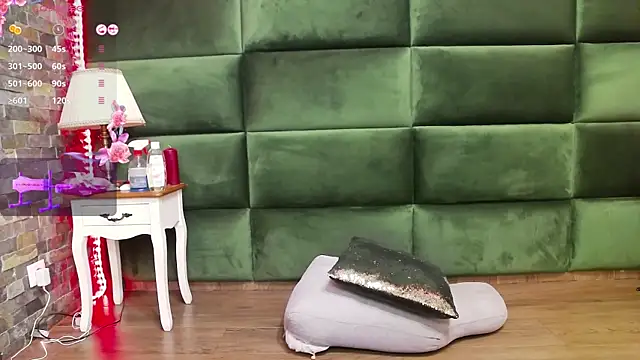 Snapshot of SelenSummer chatting on November 16, 8:03 pm SelenSummer online show from November 16, 8:03 pm