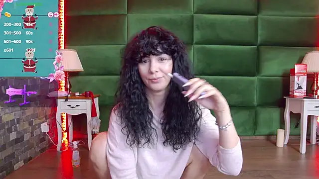 Snapshot of SelenSummer chatting on December 15, 8:02 pm SelenSummer online show from December 15, 8:02 pm