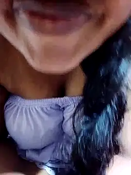 Snapshot of Diwya69 chatting on May 9, 9:09 pm Diwya69 online show from May 9, 9:09 pm