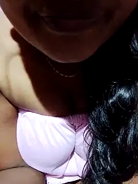 Snapshot of Diwya69 chatting on June 3, 7:19 pm Diwya69 online show from June 3, 7:19 pm