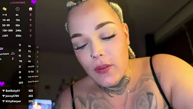 Snapshot of elina_may chatting on February 28, 9:33 pm elina may online show from February 28, 9:33 pm