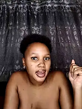 Snapshot of Sego_TeeTee chatting on April 12, 9:42 pm Sego TeeTee online show from April 12, 9:42 pm
