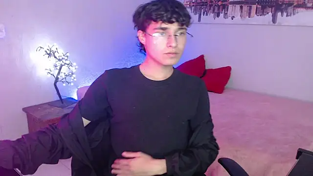 Jeam hot online show from December 11, 8:28 pm