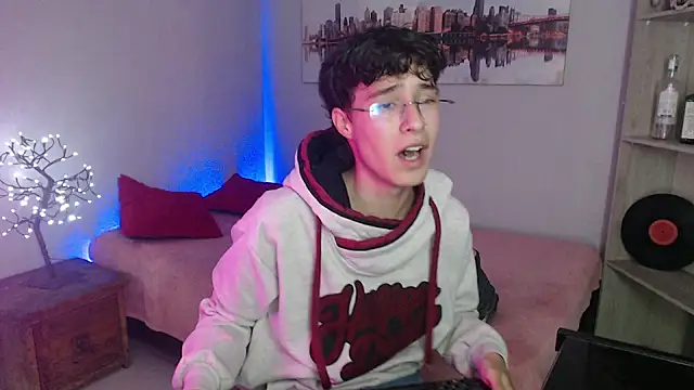 Jeam hot online show from December 14, 7:46 pm