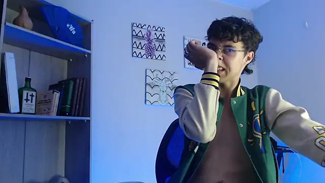 Jeam hot online show from December 17, 12:12 am