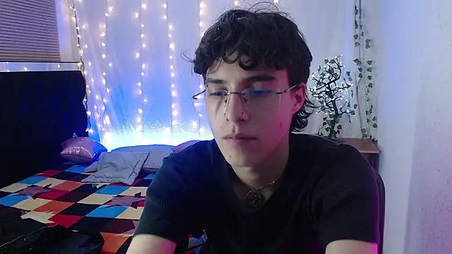 Jeam hot online show from December 28, 9:40 pm