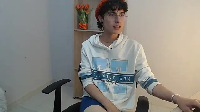 Jeam hot online show from January 6, 1:42 am