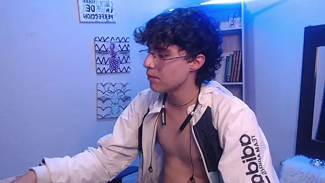 Jeam hot online show from February 3, 9:07 pm