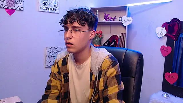 Jeam hot online show from March 18, 8:48 pm