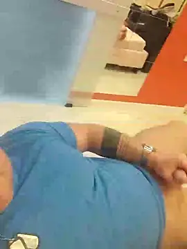 Snapshot of swingr chatting on December 16, 9:52 pm swingr online show from December 16, 9:52 pm