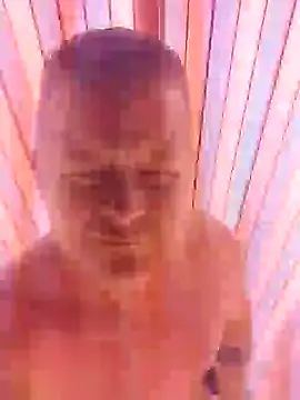 Snapshot of swingr chatting on December 19, 12:56 pm swingr online show from December 19, 12:56 pm