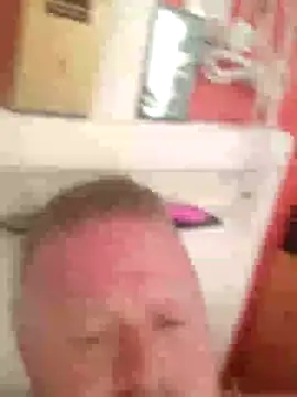 Snapshot of swingr chatting on January 24, 9:06 am swingr online show from January 24, 9:06 am