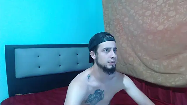 Snapshot of kalipso_n-jones chatting on March 6, 7:54 pm kalipso n-jones online show from March 6, 7:54 pm