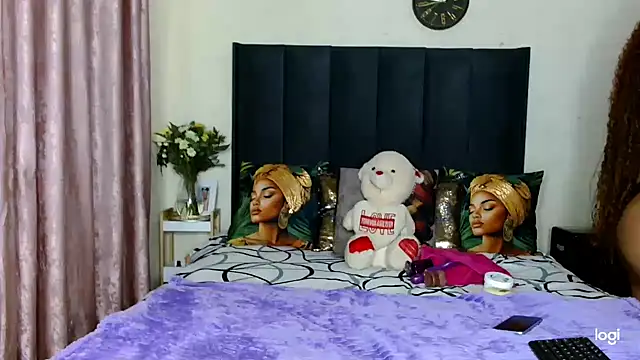 quenliyasa online show from December 3, 8:29 pm