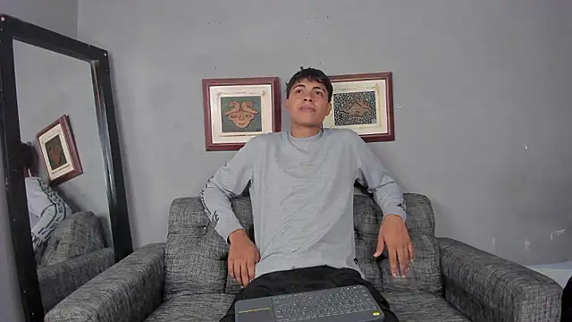 dafnezahiraa  online show from December 3, 9:01 pm