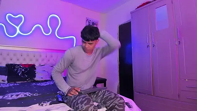 dafnezahiraa  online show from February 5, 5:12 am