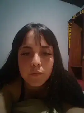 Snapshot of lucylovles chatting on April 5, 12:19 am lucylovles online show from April 5, 12:19 am