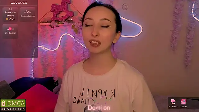 Snapshot of wow_susan chatting on February 25, 2:10 am wow susan online show from February 25, 2:10 am