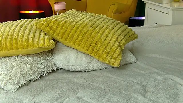 Foxxxy MILF online show from February 22, 8:29 am