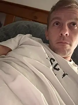 Snapshot of aus_guy93 chatting on July 18, 7:06 pm aus guy93 online show from July 18, 7:06 pm
