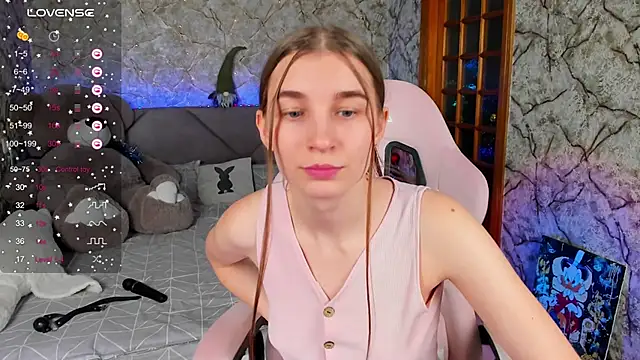 Snapshot of _flowersweeet_ chatting on January 3, 3:44 pm  flowersweeet  online show from January 3, 3:44 pm