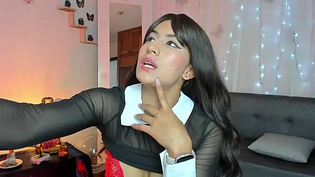 Snapshot of Alaia_Love77 chatting on March 3, 7:06 pm Alaia Love77 online show from March 3, 7:06 pm