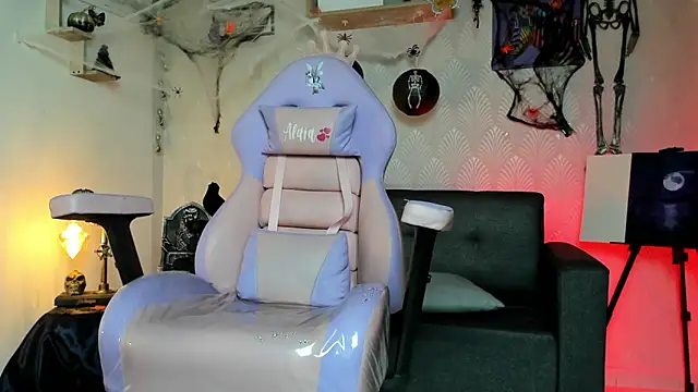 Snapshot of Alaia_Love77 chatting on October 31, 11:44 am Alaia Love77 online show from October 31, 11:44 am