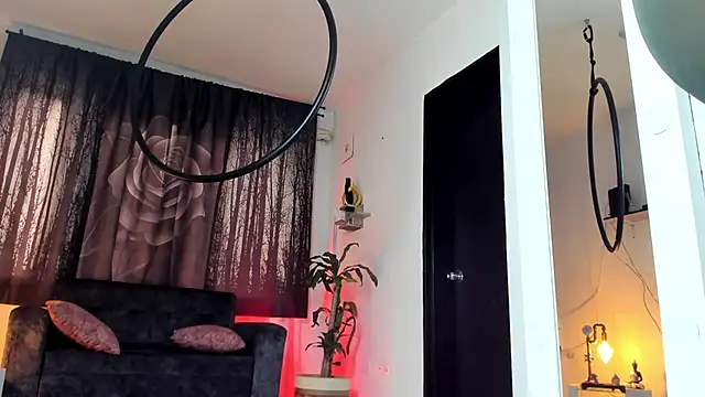 Snapshot of Alaia_Love77 chatting on November 17, 10:15 pm Alaia Love77 online show from November 17, 10:15 pm