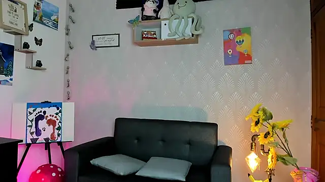 Snapshot of Alaia_Love77 chatting on May 5, 10:29 pm Alaia Love77 online show from May 5, 10:29 pm