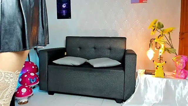 Snapshot of Alaia_Love77 chatting on May 14, 9:21 pm Alaia Love77 online show from May 14, 9:21 pm