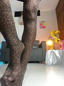 Snapshot of Alaia_Love77 chatting on June 12, 2:49 pm Alaia Love77 online show from June 12, 2:49 pm