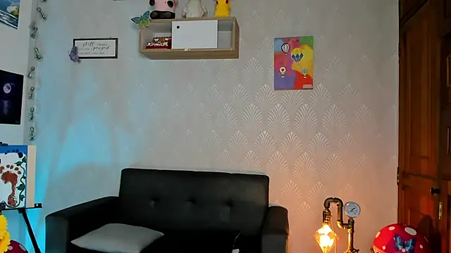 Snapshot of Alaia_Love77 chatting on July 29, 9:13 pm Alaia Love77 online show from July 29, 9:13 pm