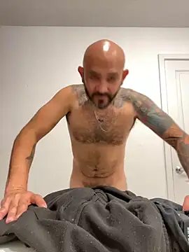 tylergigo online show from December 11, 4:39 am