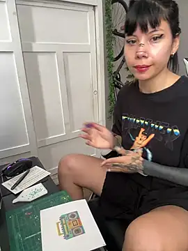 EemaHaruki online show from December 19, 6:01 pm