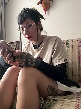 EemaHaruki online show from March 21, 9:45 pm