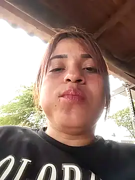 perlita05 online show from February 15, 9:15 pm