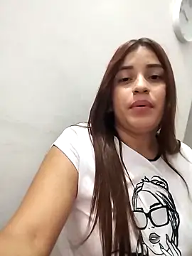 perlita05 online show from February 18, 2:05 am