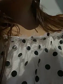 perlita05 online show from March 12, 2:52 am