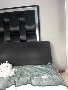 perlita05 online show from March 13, 9:59 pm