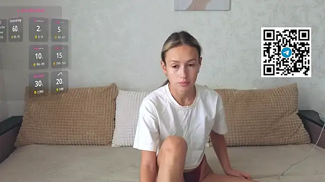 ChloeTeles  online show from June 19, 5:34 am