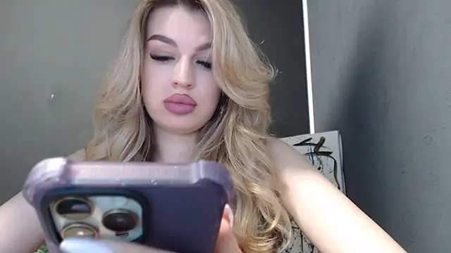 Snapshot of Your_Jessy chatting on June 3, 1:14 pm Your Jessy online show from June 3, 1:14 pm